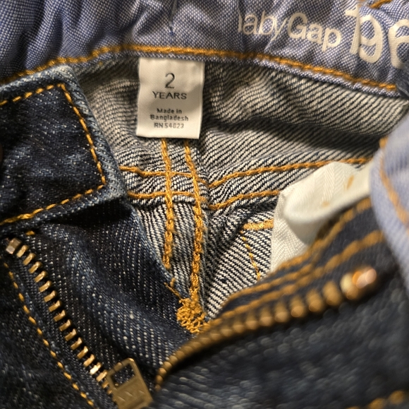 GAP Baby GAP toddler girls denim jeans (2) pairs with adiustable waist Size 2t - Picture 6 of 11